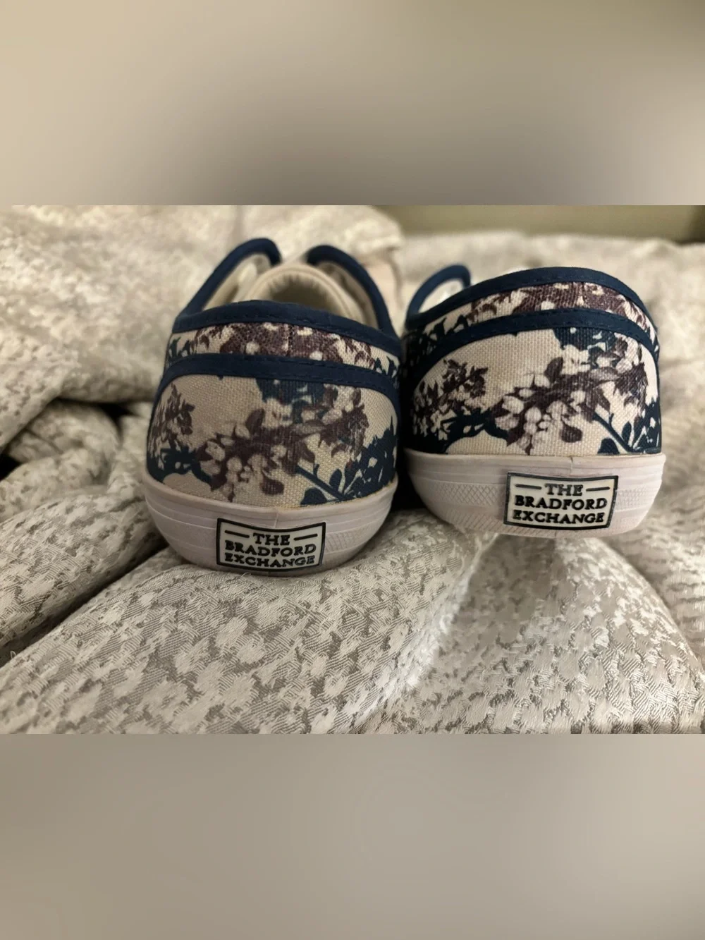 Bradford Exchange Songs of Spring Bird Sneakers Size 9 Cottagecore Grandmacore